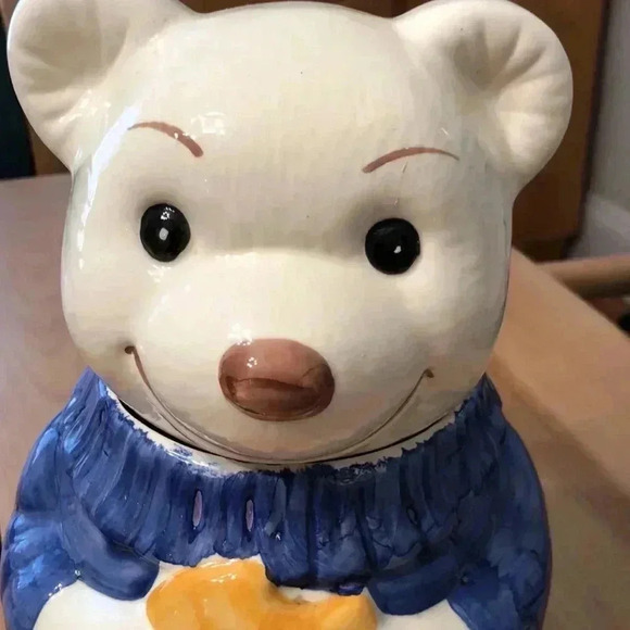 Vintage bear with sweater eating cookie cookie jar. - Picture 2 of 8